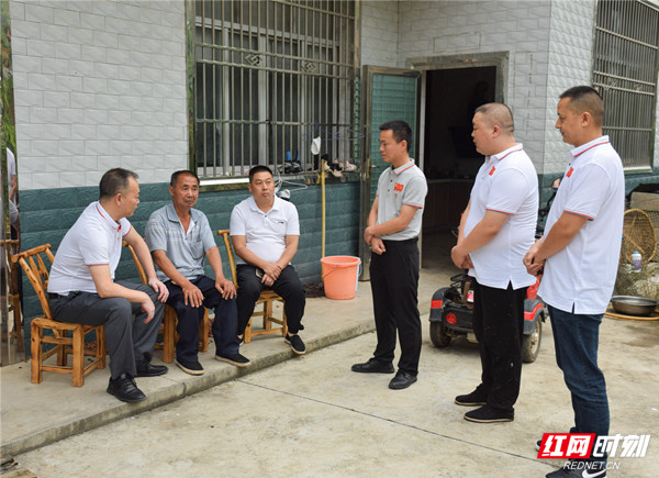 走訪慰問(wèn) 點(diǎn)滴情真